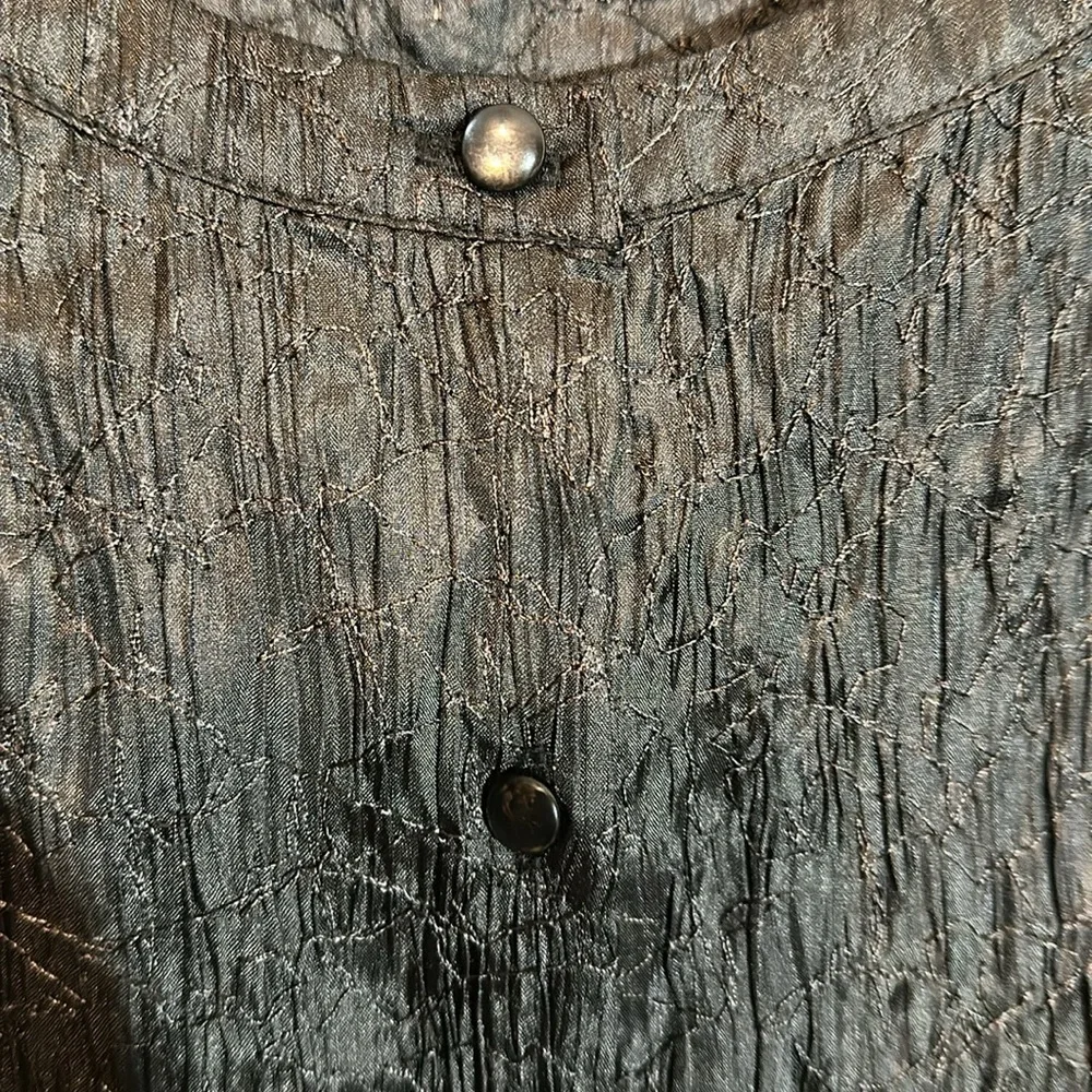 Chico's Black Tunic Length 3/4 Sleeve Crinkly Button Down Satin Blouse 2 Medium - Picture 9 of 16